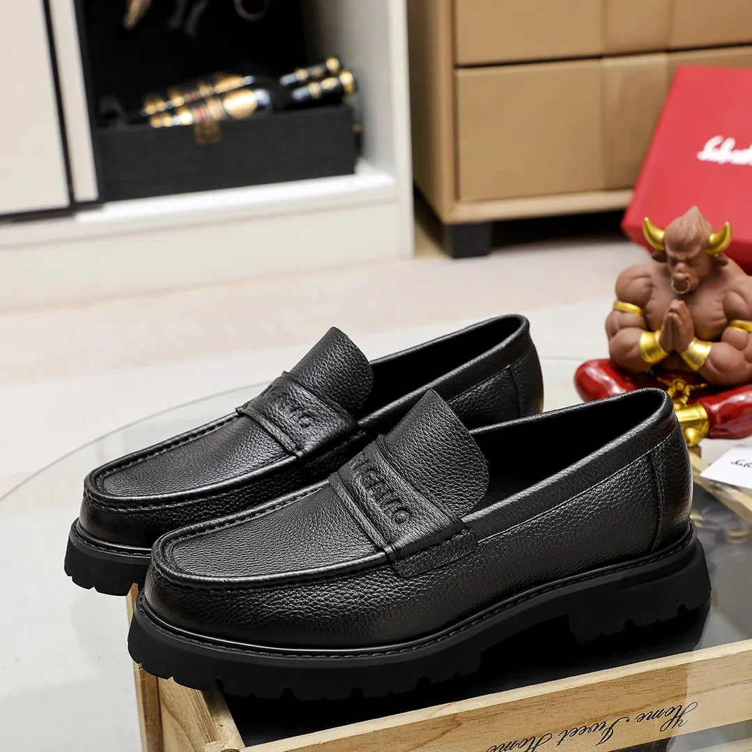 Men's shoes 💰460 🔥Ferragamo's new men's casual slip-on shoes🇨🇳Official website original 1:1 mold, original quality💯Fine workmanship, high-end luxury☘The upper is made of imported Italian first-layer cowhide🌴🐂Leather lining🍓Rubber wear-resistant and non-slip outsole, breathable and comfortable to wear🍍The first choice for high-grade men🍉3 colors available! Code number 38-45……